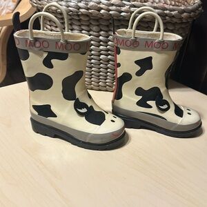 CUTE KIDS MOO MOO 🐮 RAIN & SNOW BOOTS COLOR CREAMY BLACK